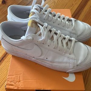 Nike blazers size 10 like new wore twice